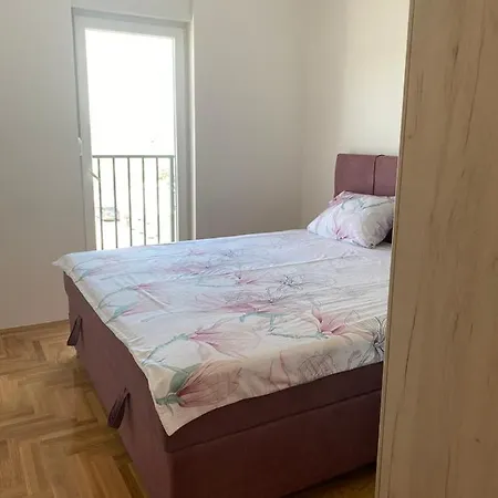 شقة Maja