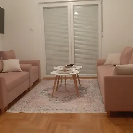 Maja Apartamento *